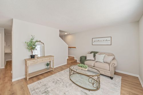 130 Valencia Dr, Fort Walton Beach, FL, 32547-2325 | Card Image