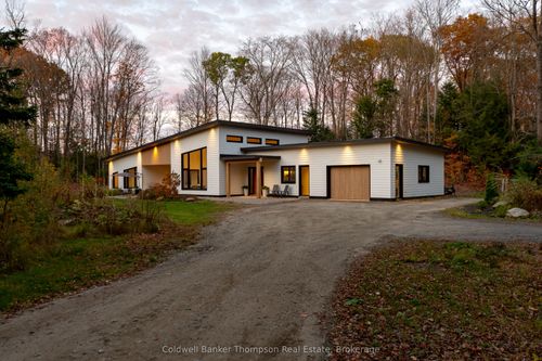 753 Williamsport Rd, Huntsville, ON, P1H2J4 | Card Image