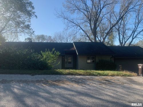 17 Springwater Dr, Jacksonville, IL, 62650-6802 | Card Image