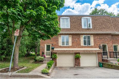 1523 Westminster Pl, Townhouse with 3 bedrooms, 1 bathrooms and 2 parking in Burlington ON | Image 1