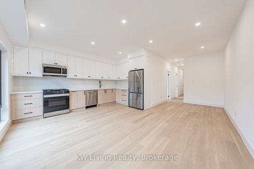 301-14 Holmesdale Rd, York, ON, M6E1Y1 | Card Image