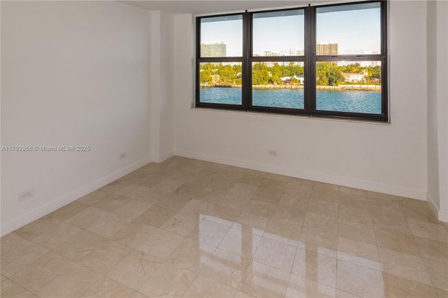 APT-404 - 10101 E Bay Harbor Dr, Condo with 2 bedrooms, 2 bathrooms and null parking in Bay Harbor Islands FL | Image 11