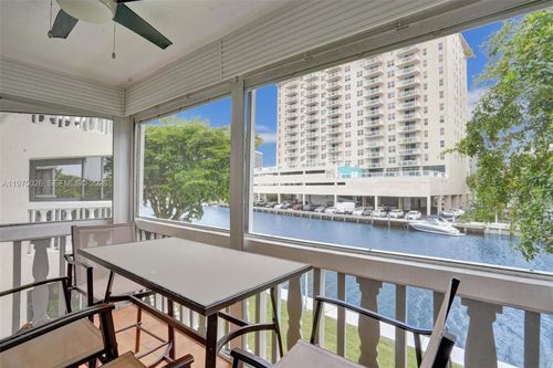 204-450 Paradise Isle Blvd, HALLANDALE BEACH, FL, 33009-5896 | Card Image