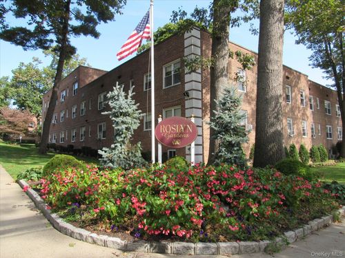 apt-3a-17 Edwards St, Roslyn Heights, NY, 11577-1117 | Card Image