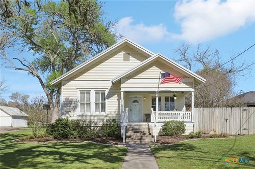 108 Kroschel St, Hallettsville, TX, 77964-1910 | Card Image