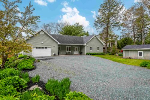 111 River Dr, Lake Echo, NS, B3E1C8 | Card Image