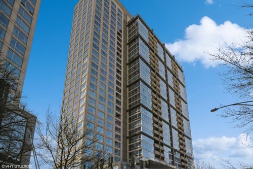 2104-1901 Calumet Ave, Chicago, IL, 60616-6024 | Card Image