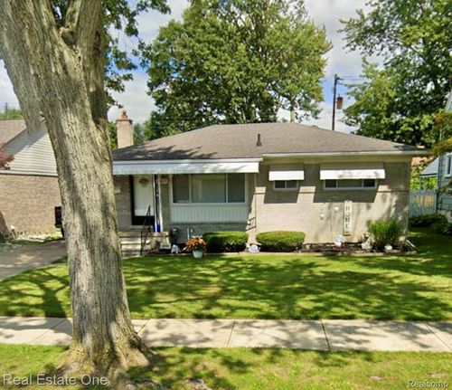22825 Garfield St, Saint Clair Shores, MI, 48082-1829 | Card Image