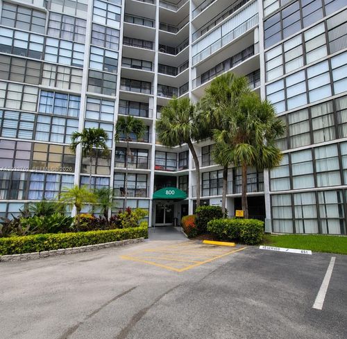 512-800 Parkview Dr, Hallandale Beach, FL, 33009-2978 | Card Image
