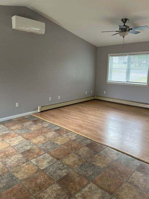 26 Thomas Cir, Vergennes, VT, 05491-1011 | Card Image