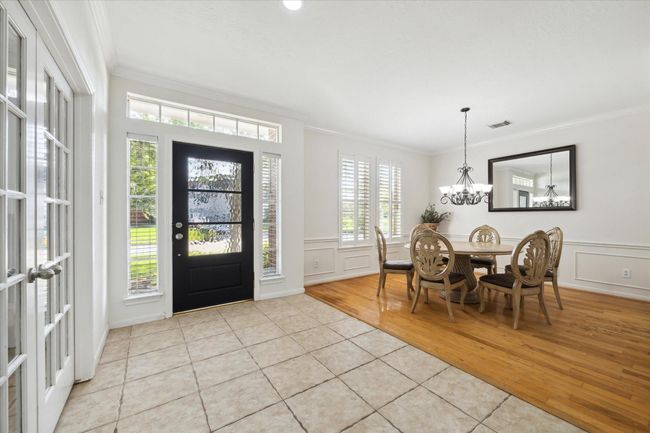 1811 Oakbrook Cir, House other with 4 bedrooms, 3 bathrooms and 2 parking in Pearland TX | Image 5