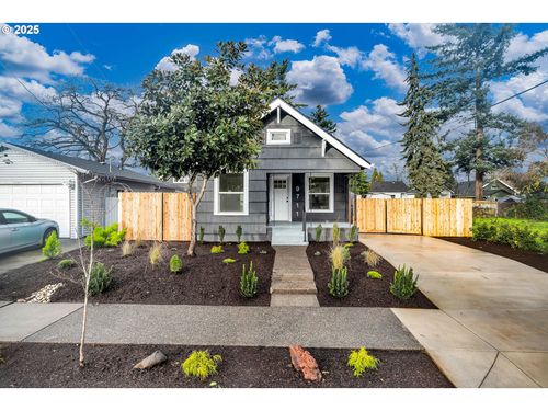 9711 Se Reedway St, Portland, OR, 97266-3738 | Card Image