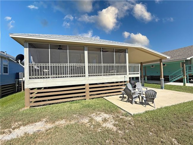 1020 S Live Oak St, House other with 2 bedrooms, 2 bathrooms and null parking in Rockport TX | Image 23