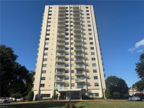 1702-1 Crawford Circle, #1702 Circle, Portsmouth, VA, 23704 | Card Image