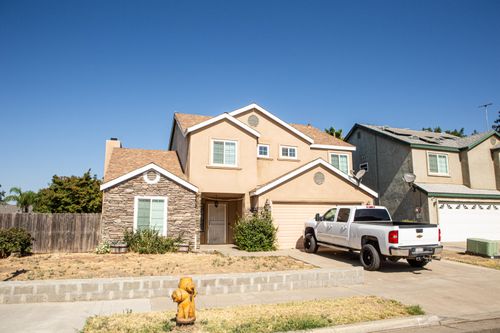 795 N Milner St, Tulare, CA, 93274-1721 | Card Image