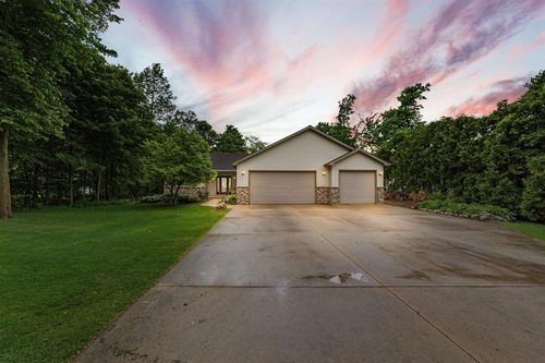 N9848 Highland Park Road, CALUMET, WI, 53049 | Card Image