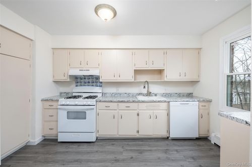 1f-1668 Route 9, Wappingers Falls, NY, 12590-7400 | Card Image