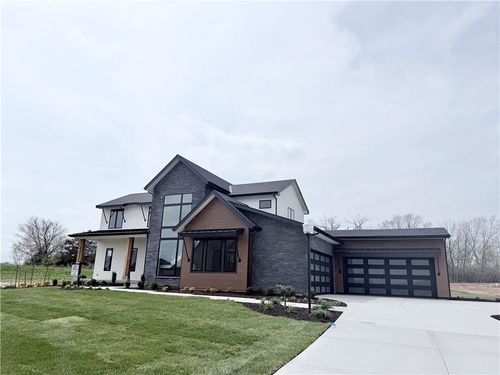 7470 Nw Fawn Ave, Parkville, MO, 64152-3420 | Card Image