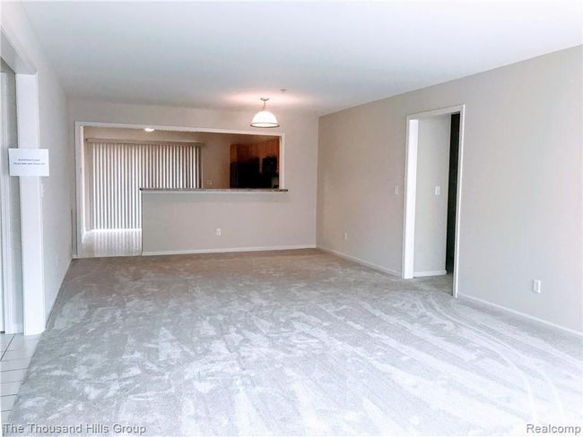 28476 Carlton Way Dr, Condo with 2 bedrooms, 2 bathrooms and null parking in Novi MI | Image 6