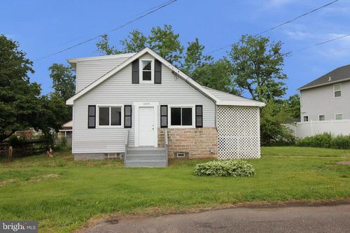 1300 Magnolia Ave, CROYDON, PA, 19021-6723 | Card Image