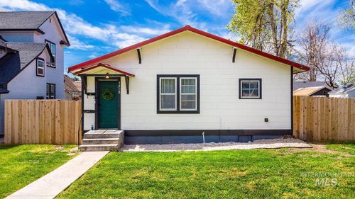 1315 4th St S, Nampa, ID, 83651-4203 | Card Image