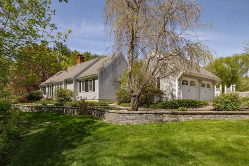 2 Prescott Ln, Hampton Falls, NH, 03844-2419 | Card Image