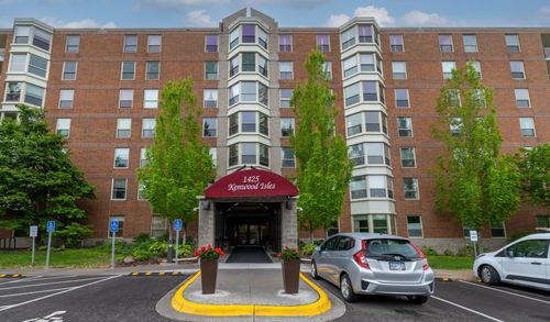 423-1425 W 28th Street, Minneapolis, MN, 55408 | Card Image