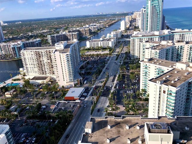 UNIT-2910 - 4111 Ocean Dr, Condo with 1 bedrooms, 1 bathrooms and null parking in Hollywood FL | Image 4