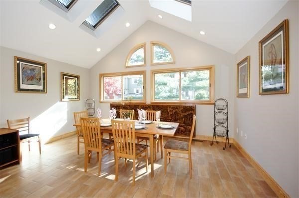 Residential Lease in Belmont 3
