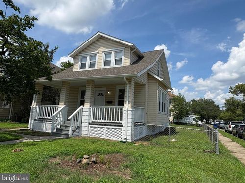 537 Bridgeboro St, Riverside, NJ, 08075-3328 | Card Image