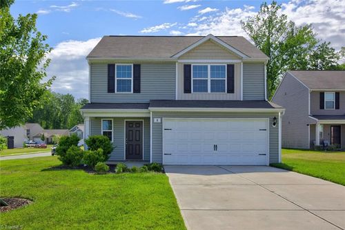 8 Hazelburn Ct, Greensboro, NC, 27405-5069 | Card Image