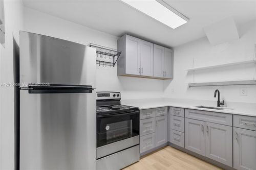 2-13880 Ne 20th Pl, North Miami Beach, FL, 33181-1634 | Card Image