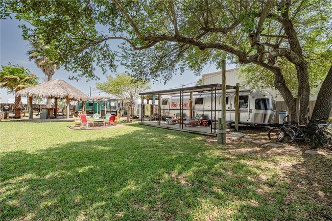 108 N 2 Nd St, House other with 5 bedrooms, 5 bathrooms and 6 parking in Fulton TX | Image 27