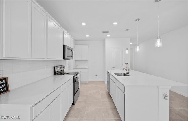1661 Lake Jessup Cir, Townhouse with 3 bedrooms, 3 bathrooms and null parking in CAPE CORAL FL | Image 8