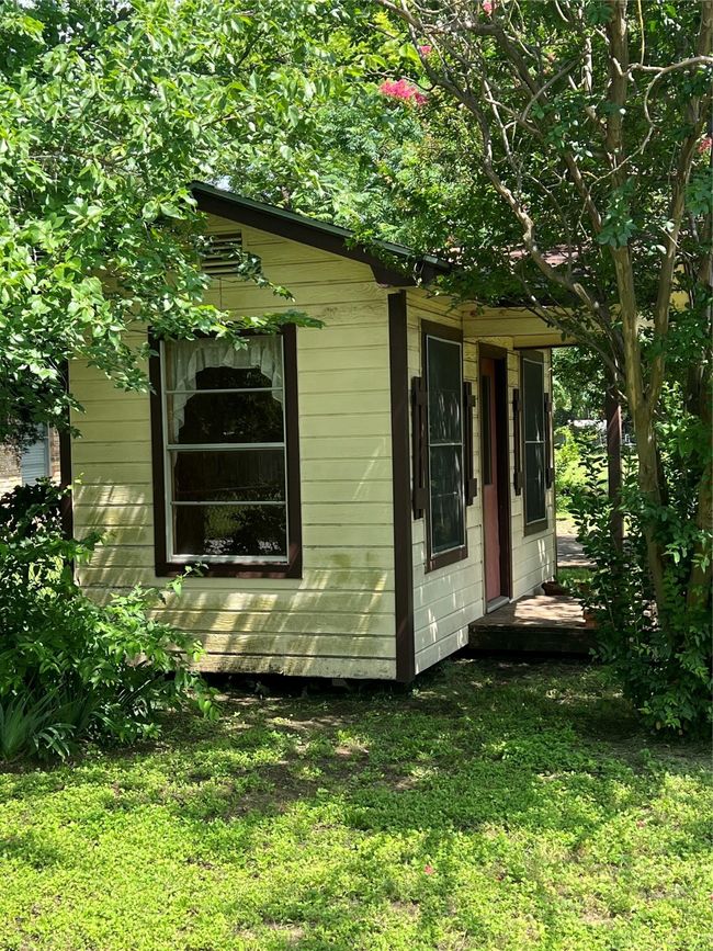 Playhouse or workshop with electric | Image 19