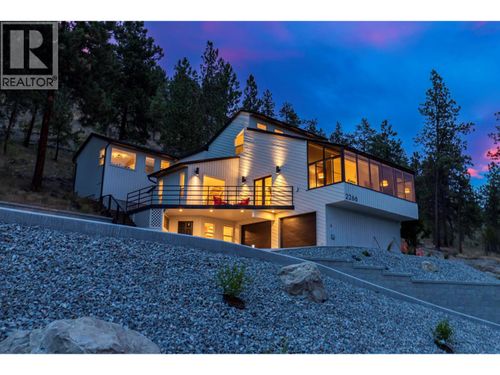 2266 Omineca Pl, Kelowna, BC, V1V1H7 | Card Image