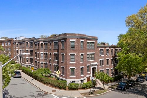 4-77 Parkman St, Brookline, MA, 02446-7076 | Card Image