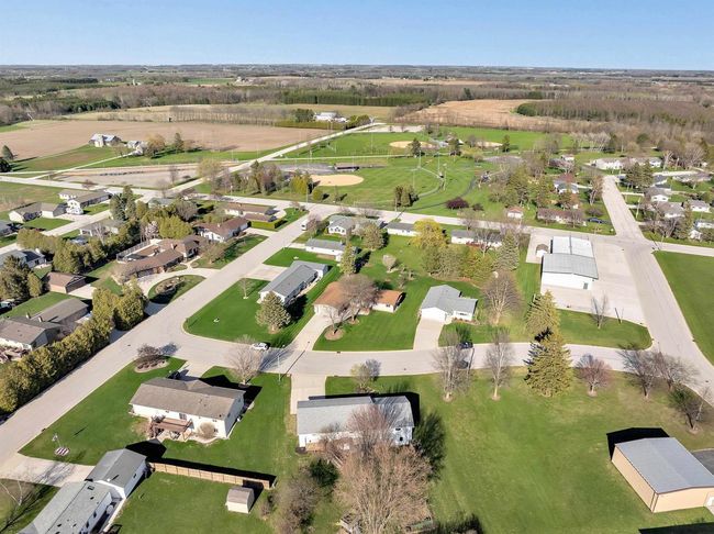 209 Redwood Lane, House other with 4 bedrooms, 3 bathrooms and null parking in FRANCIS CREEK WI | Image 36