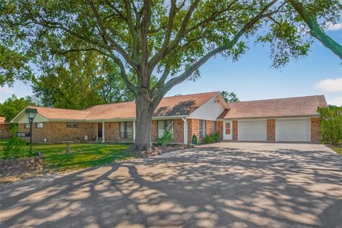 8105 Miller Dr, Hitchcock, TX, 77563-3310 | Card Image