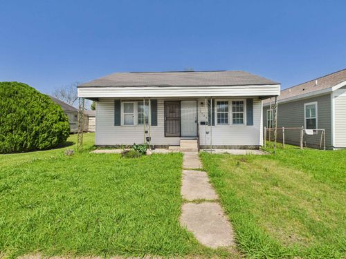 1133 W 6th St, Port Arthur, TX, 77640-4868 | Card Image