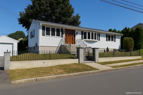 498 Tower St, Fall River, MA, 02721-6422 | Card Image