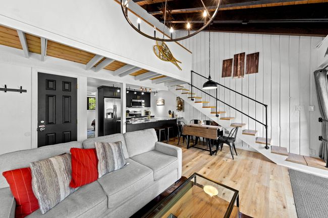 Living Room | Image 6