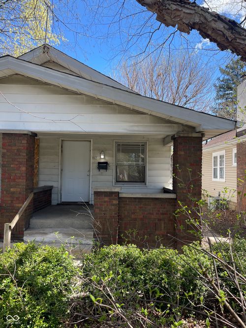 927 Chester Ave, Indianapolis, IN, 46201-2628 | Card Image