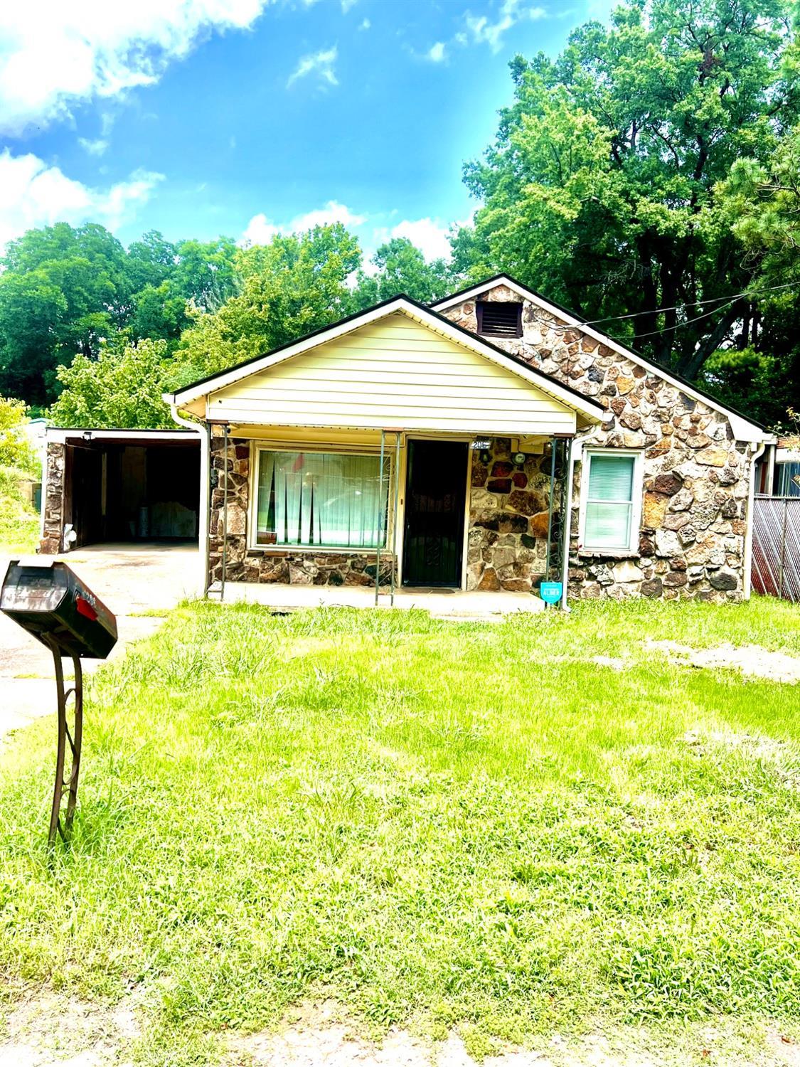 Hickory St, Jonesboro, AR 72401