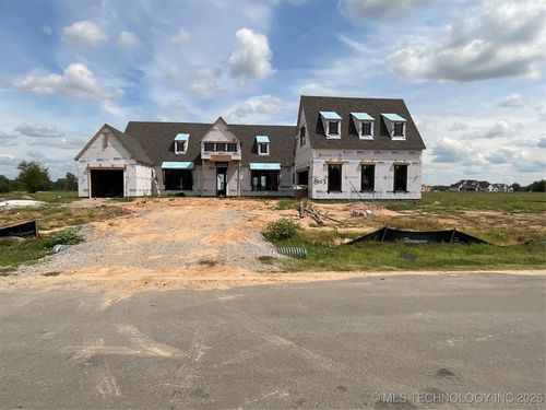 8403 S Timber Wolf Dr, Broken Arrow, OK, 74014-5084 | Card Image