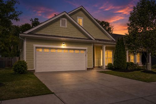 220 Hermitage Point Dr, Hermitage, TN, 37076-1680 | Card Image