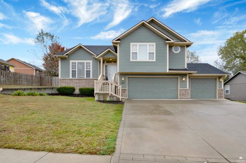 1011 Sandusky Dr, Junction City, KS, 66441-2588 | Card Image