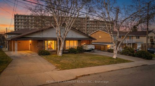 9 Ambrose Ave, Hamilton, ON, L8K5N8 | Card Image