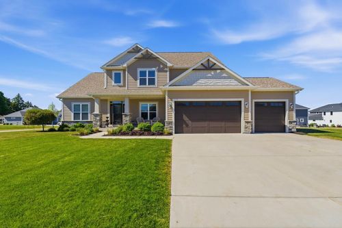 1152 W Sunrise Pass, Oak Creek, WI, 53154-7315 | Card Image