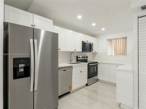 f211-3195 Foxcroft Rd, Miramar, FL, 33025-4189 | Card Image